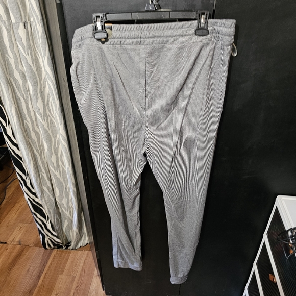 🆕️‼️NWT Womens Size 2X Gray Striped HL Joggers - Picture 4 of 11
